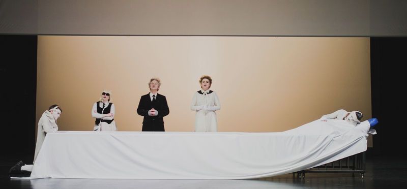 Nacionalinės dramaturgijos festivalis „Pakeleivingi“ (2018) - Alytaus miesto teatras „(Ne) vaikų žaidimai“