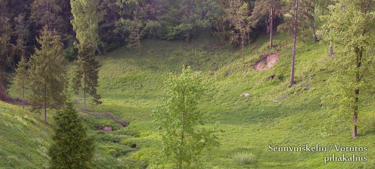 Šeimyniškėlių piliakalnio istorinis kompleksas / Voruta