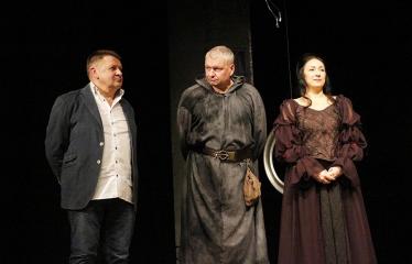 2018 12 13 - Teresės Mikeliūnaitės kultūros premijos laureato Jono Buziliausko pagerbimo vakaras / Raimundo Samulevičiaus „Karūna ir smėlis“ (rež. Jonas Buziliauskas)